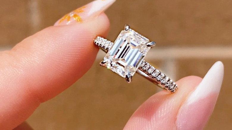 Emerald Halo Engagement Rings: Vintage Elegance with Modern Sparkle | KRK Jewels