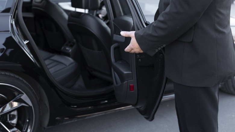 Reliable Black Car Service Near Me: Ride Premium Black Limo