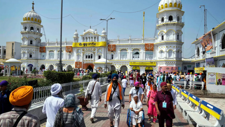 Sikh Pilgrims Celebrate Vaisakhi in Pakistan: A Pilgrimage of Faith and Tradition