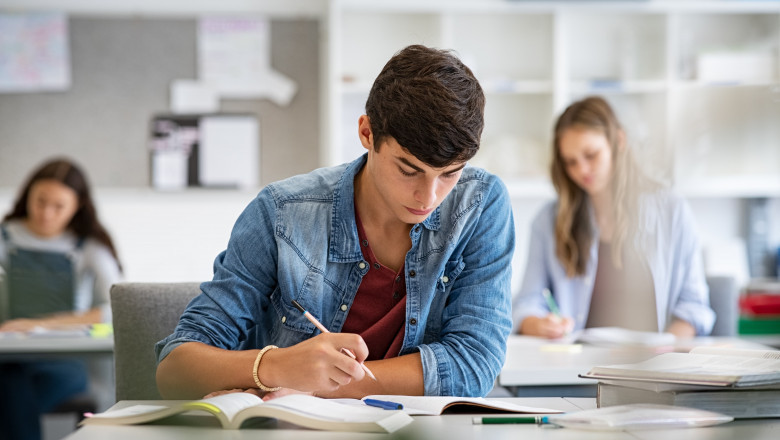 Why Should You Start Your Career Journey with PTE Preparation in Lahore