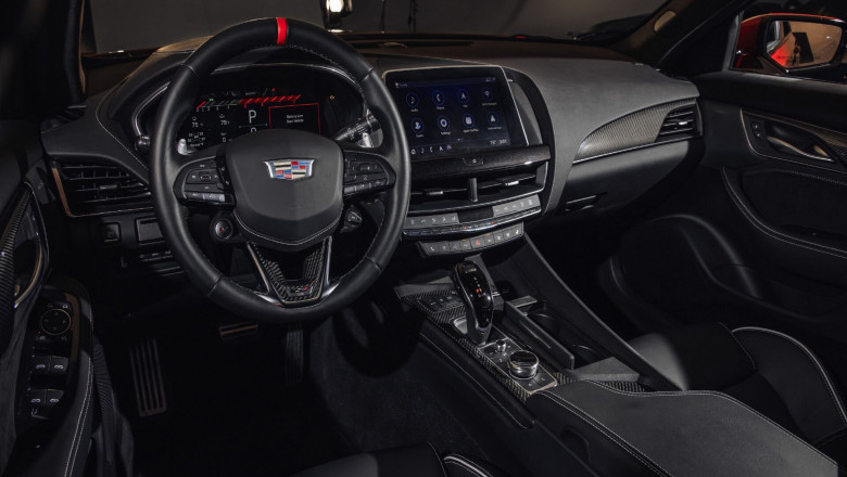 Famous Drive – Luxury Car and Bus Services to the Hamptons You Can Rely On