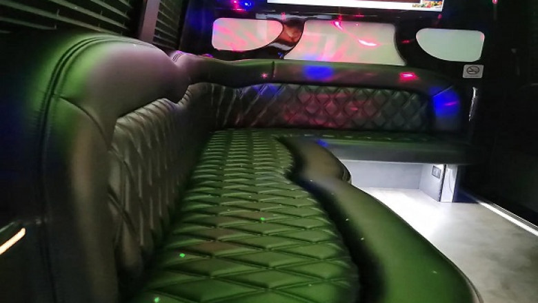 Famous Drive: The Best Luxury Chauffeur Service in Los Angeles for Premium Travel