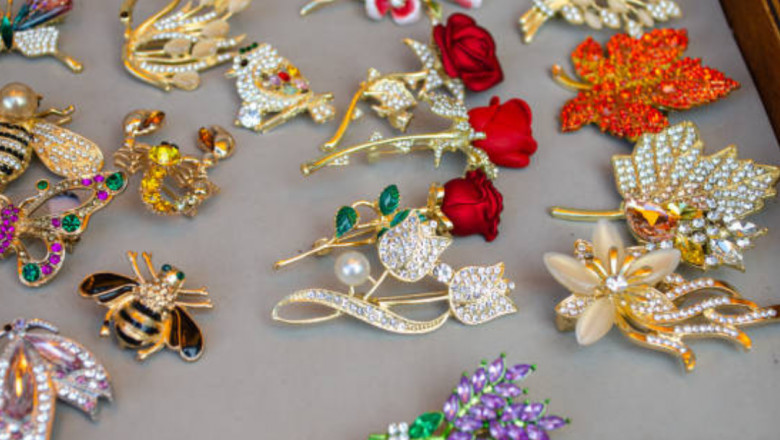 Statement Brooches: How to Turn Any Outfit into a Fashion Statement