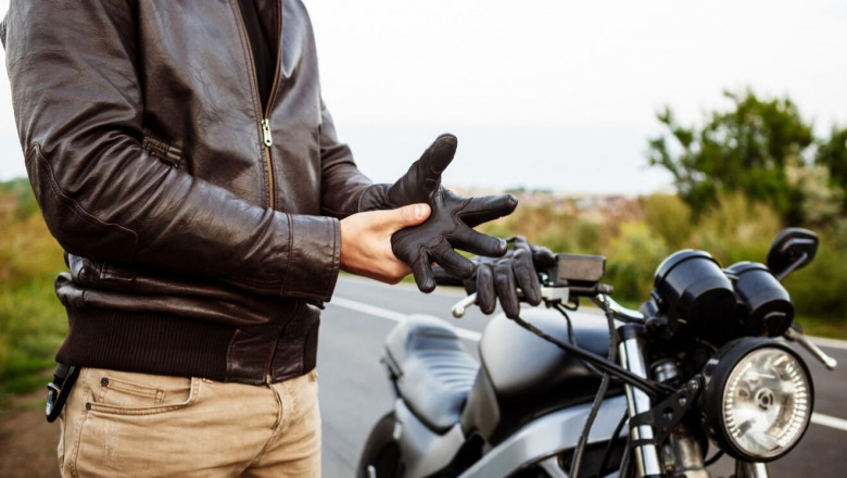 How to Protect Your Hands with the Right Motorcycle Gloves