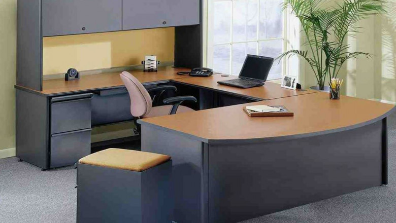 Choosing the Perfect Office Table for Your Workspace