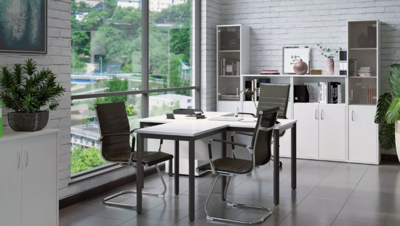 The Importance of Choosing the Right Work Table for Productivity and Comfort